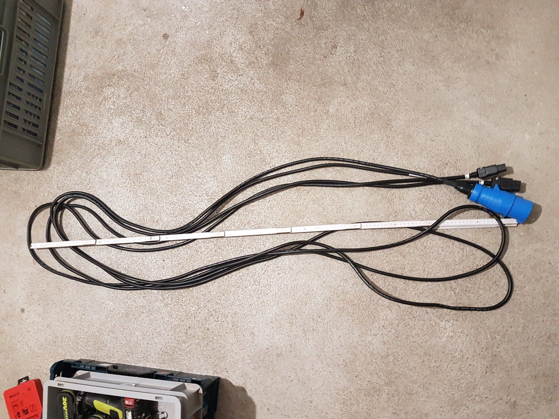 Kabel: Stromkabel 16A für Server oder Steckerleiste 3m mit 2x C19 – Gebraucht aus Roggwil von abis72 1