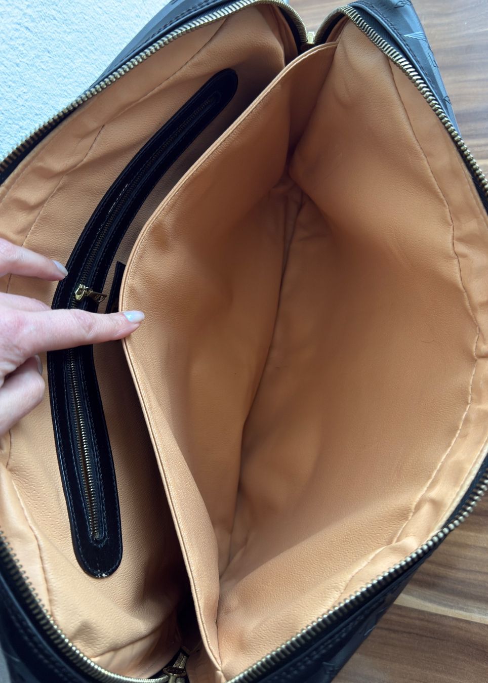 Maison Mollerus Valigie & Borse: Maison Mollerus Aktentasche / Laptoptasche Schwarz – Usato da Ostermundigen venduto da itsanoemithing 4