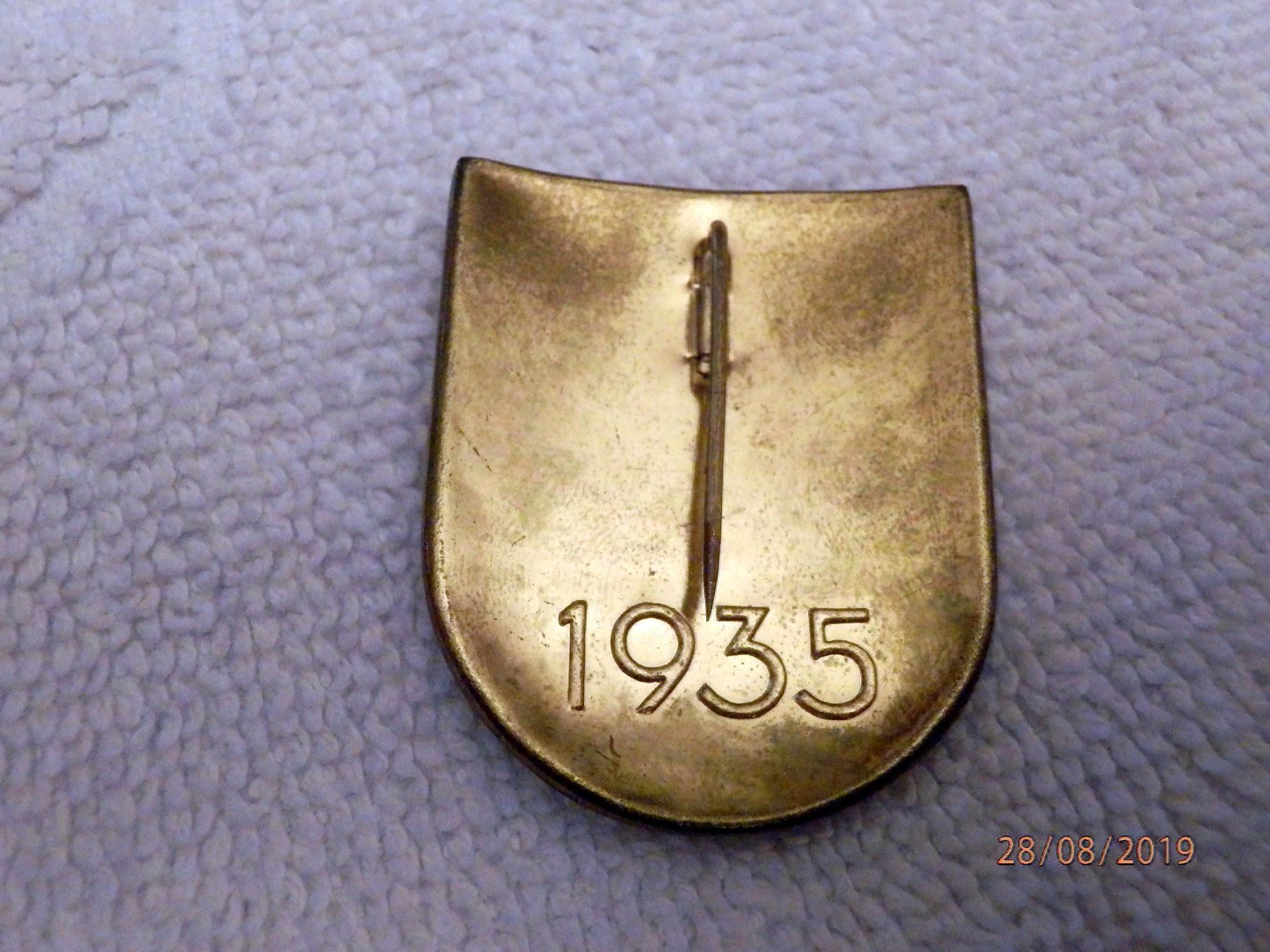 Placchette & Badge: 1. August Abzeichen Nr.713, 1935 – Usato da Ueberstorf venduto da dinbau 1