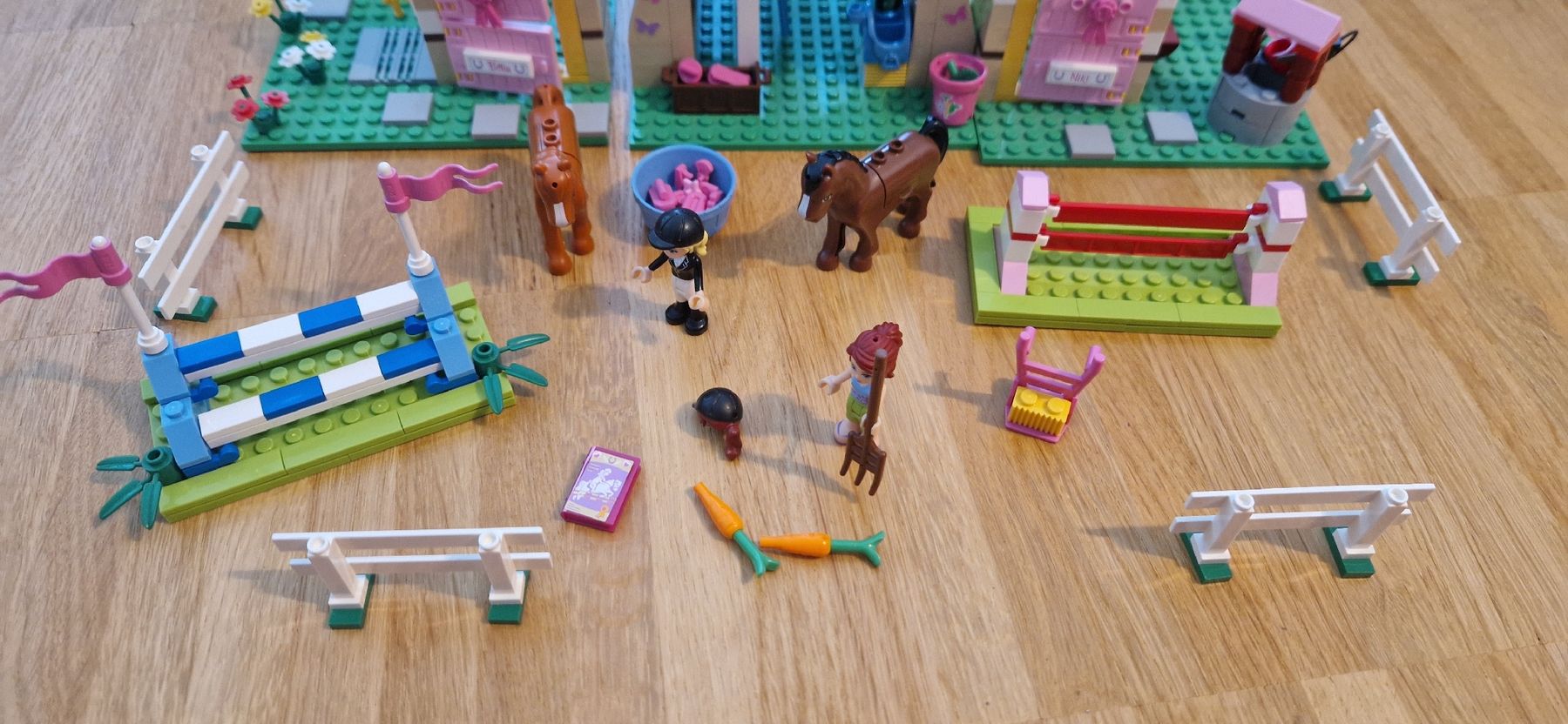 Lego Baukästen: LEGO Friends Reiterhof 3189 – Gebraucht aus Riehen von Aconitum 2