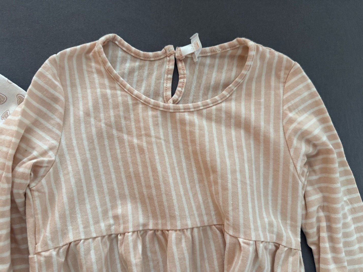 Blusen, T-Shirts & Tops: 2 hübsche T-Shirts, Gr. 8 J. – Gebraucht aus Horgen von Feli39 2