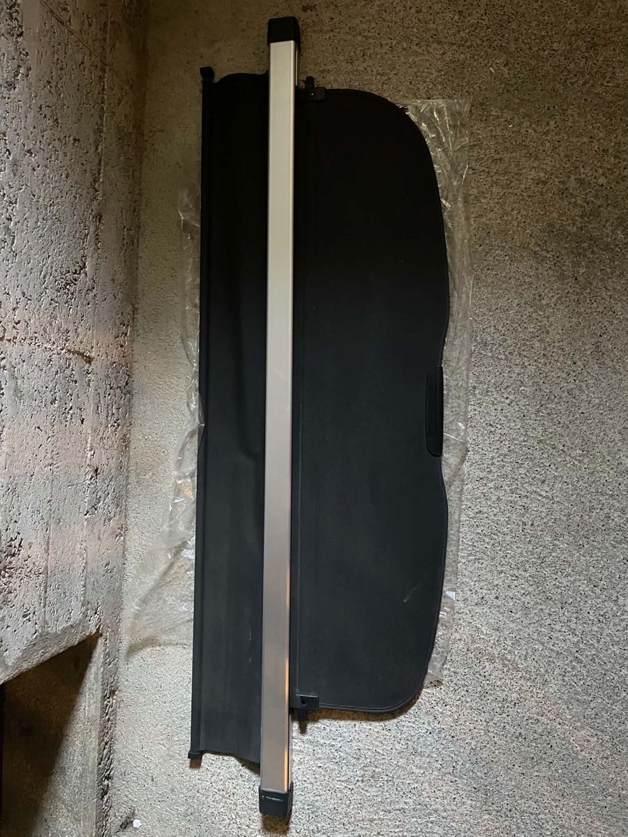 Tutti pezzi di ricambio auto: Kofferraumabdeckung Subaru Outback – Usato da Frutigen venduto da kat_658p 1