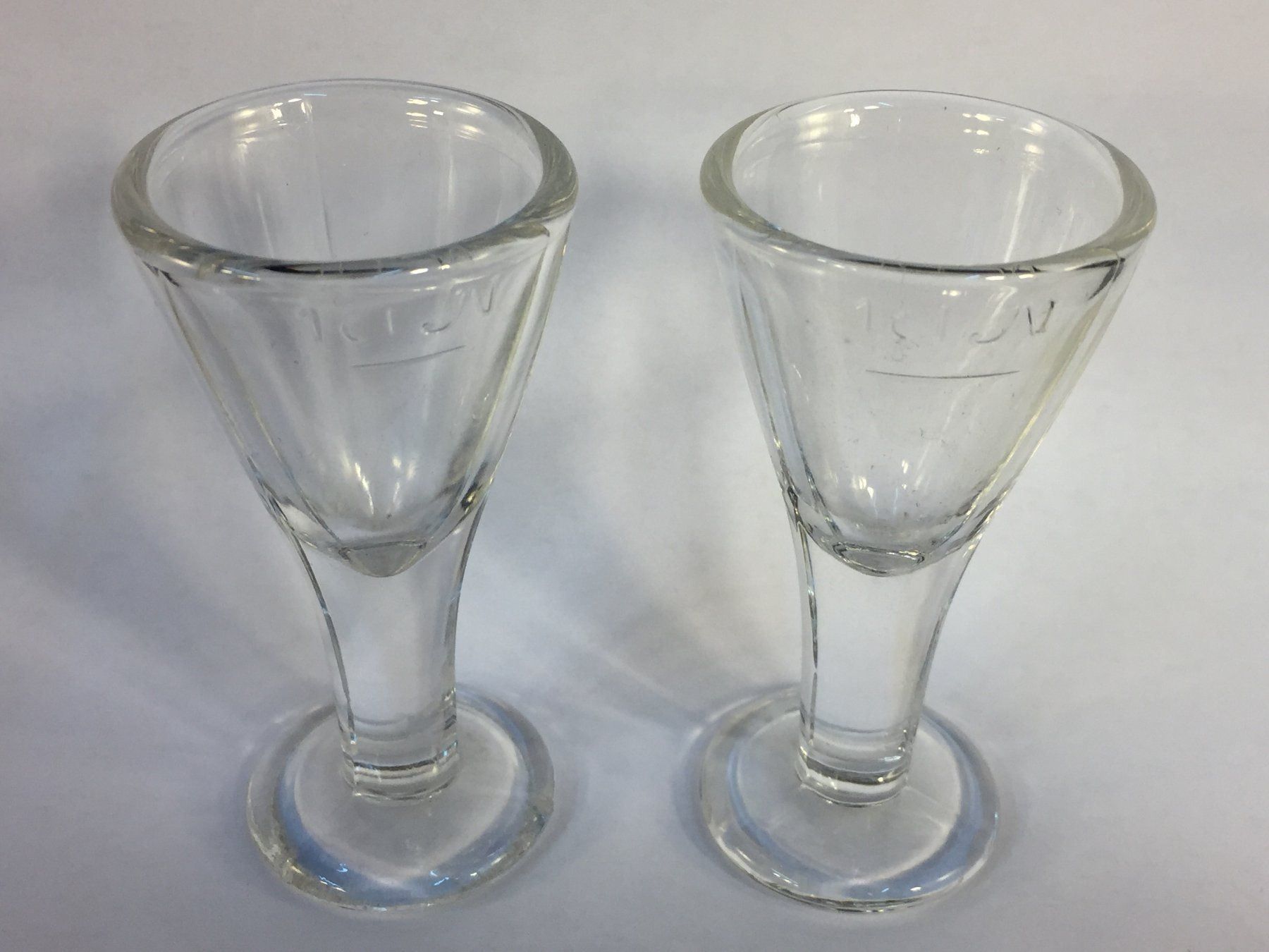 Bicchieri: Vintage 2 Pressed Schnaps/Likörgläser – Usato da Schaffhausen venduto da vintageville 7