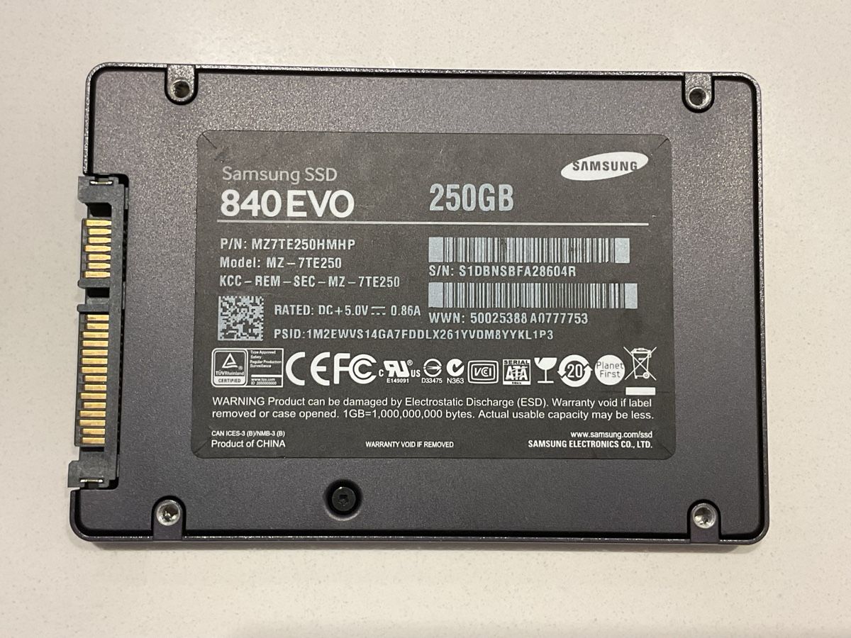 Samsung Dischi rigidi: Samsung SSD 850 EVO 250GB – Usato da Wettswil venduto da Venice3 1