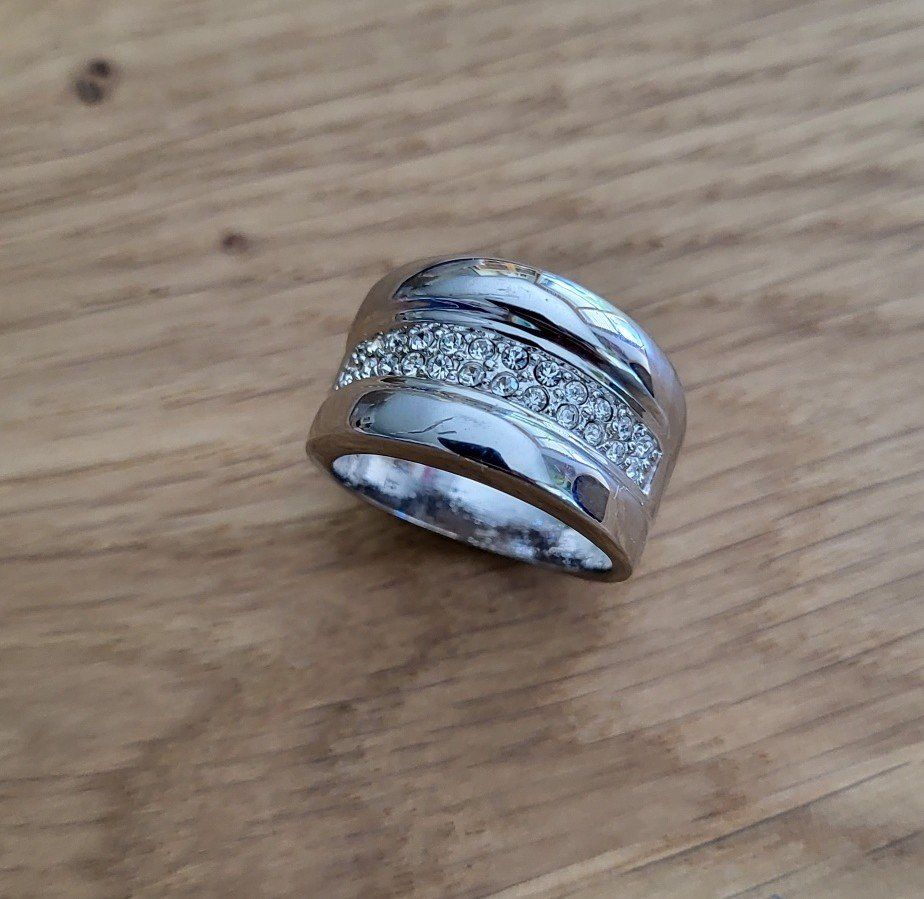 Anelli: Wunderschöner Ring in silber mit funkelnden Glitzersteinen – Usato da Brugg AG venduto da Leona90 7