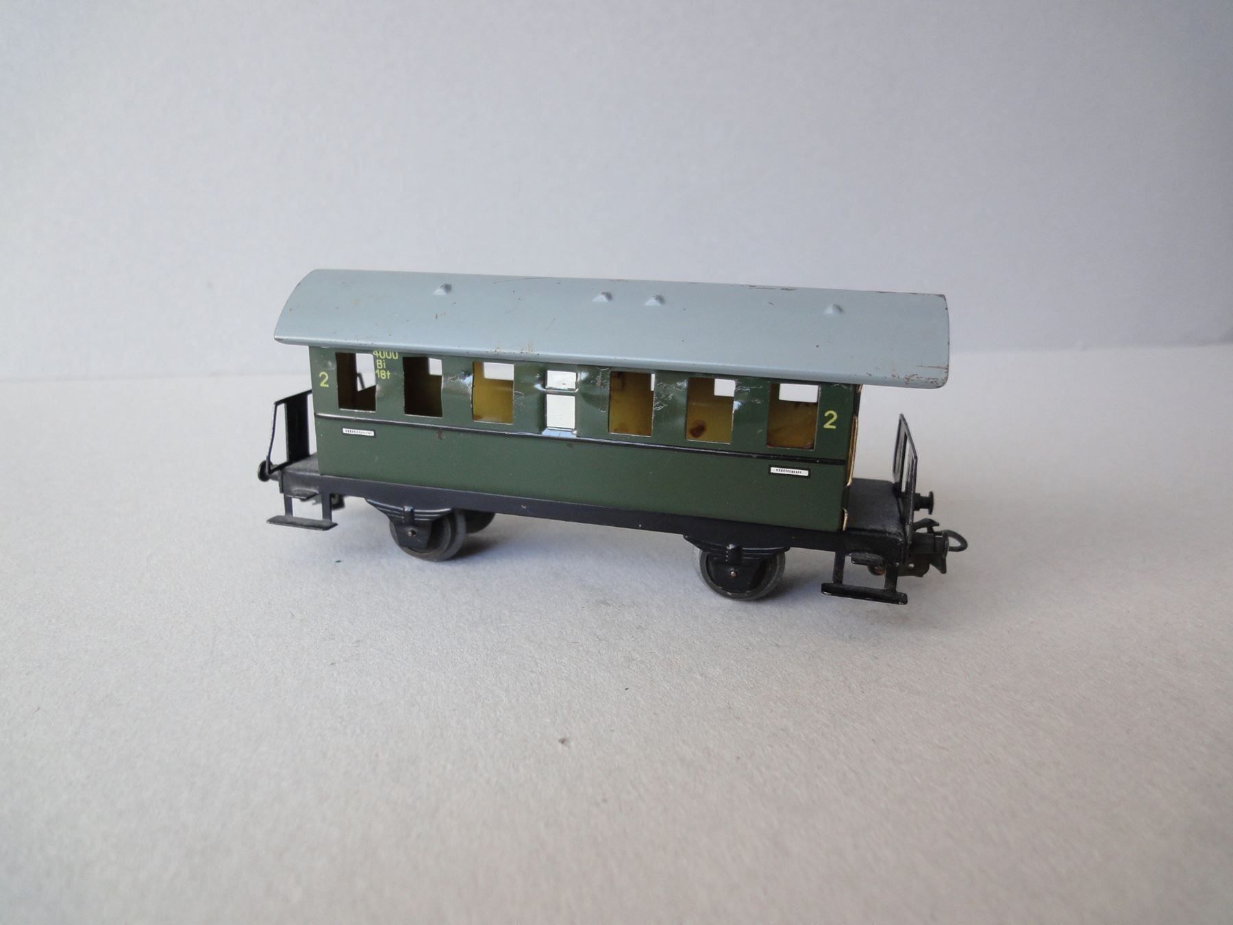 Märklin Modellini di ferrovie: Märklin Dampflok DB 89006 mit Wagen H0 – Usato da Chur venduto da omonia 6