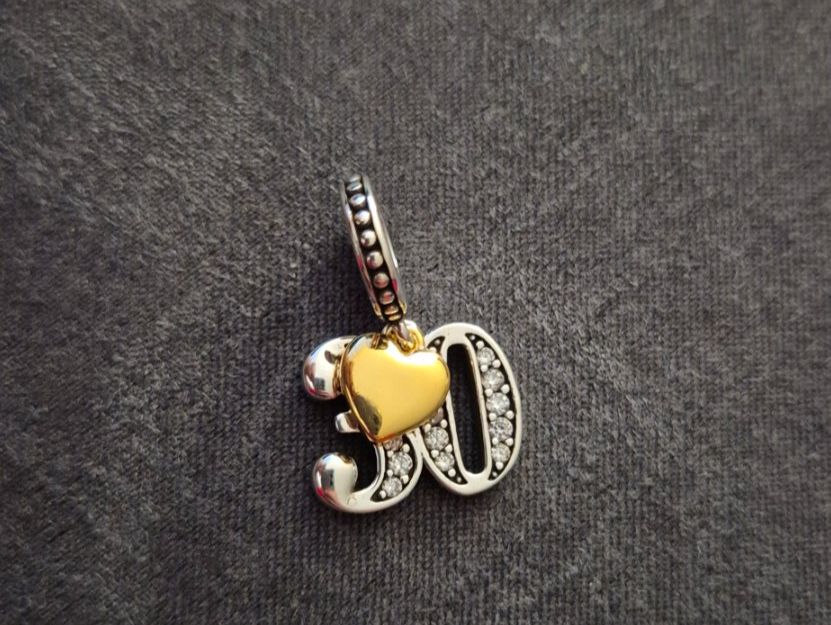 Ciondoli: Silber Charm Zahl 30 +Garantie – Nuovo (secondo la descrizione) da Rotkreuz venduto da Carbone_Bijou-Shop 1