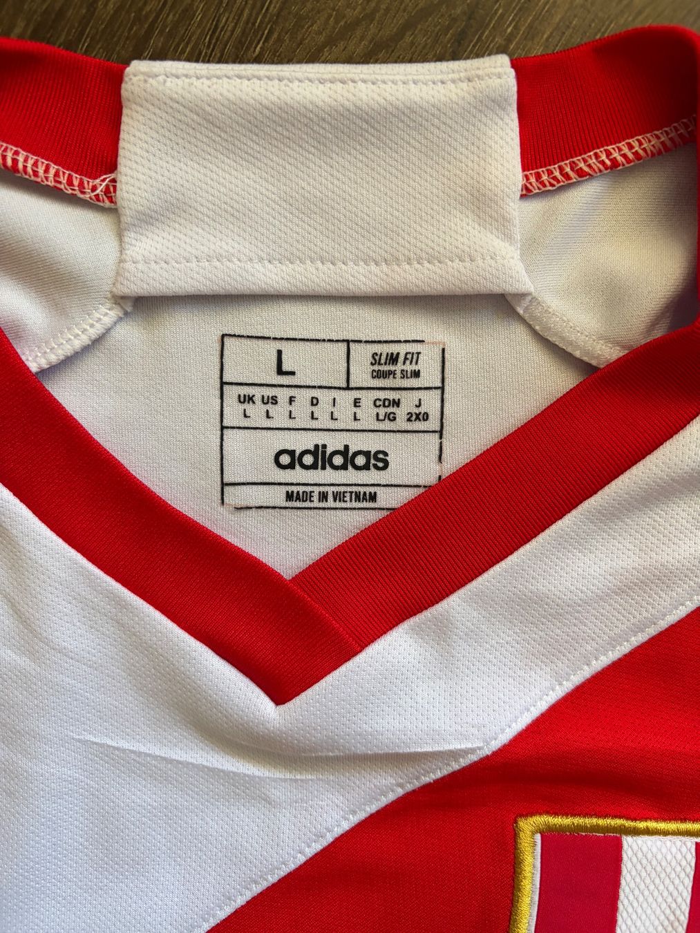 Canottiere & Pantaloni: Peru Trikot – Usato da Muttenz venduto da bargain_hunter 2
