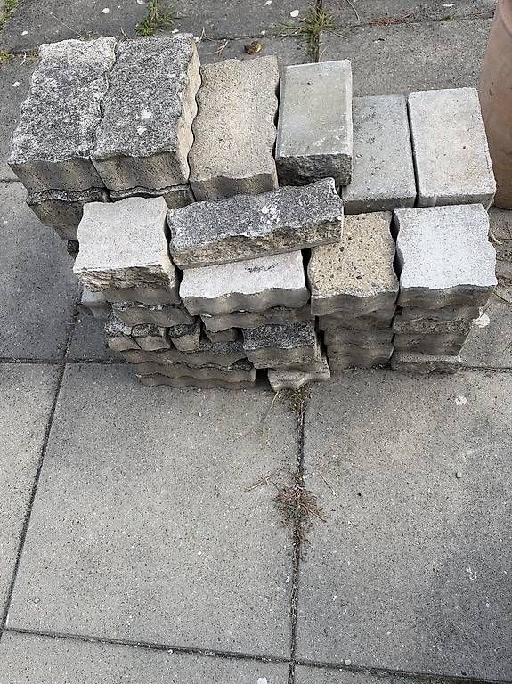Rivestimenti per pavimenti: Dalles et pavés  – Usato da Arvillard (Salins) venduto da Taniguchi 1