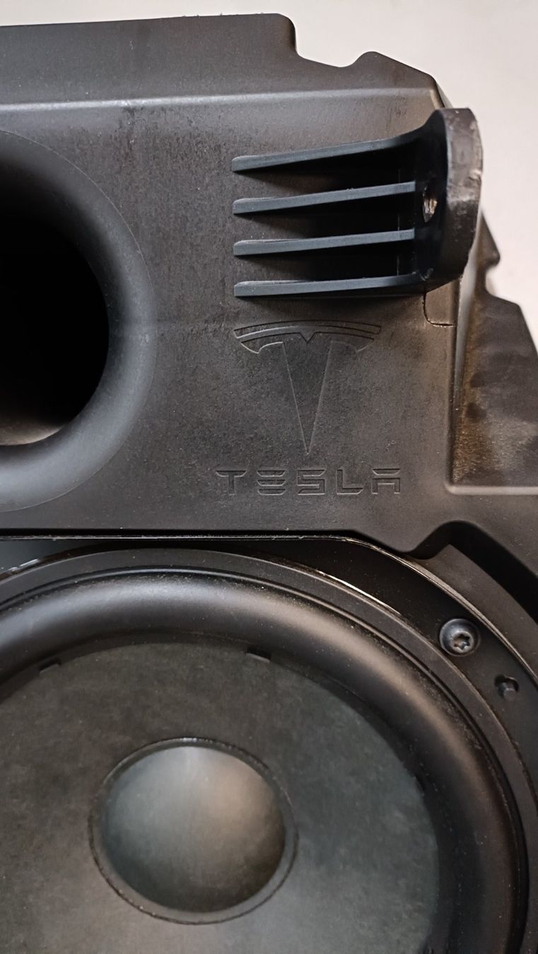 Casse acustiche: Tesla Model 3 Bassbox – Usato da Oberengstringen venduto da 156driver 1