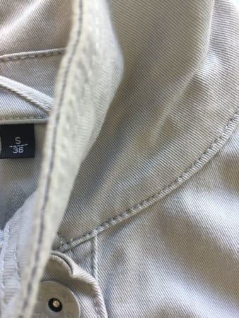 Jacken: Jeansjacke mit aufgesetzten Brusttaschen Grau – Neu (gemäss Beschreibung) aus Adliswil von Jessik0 5