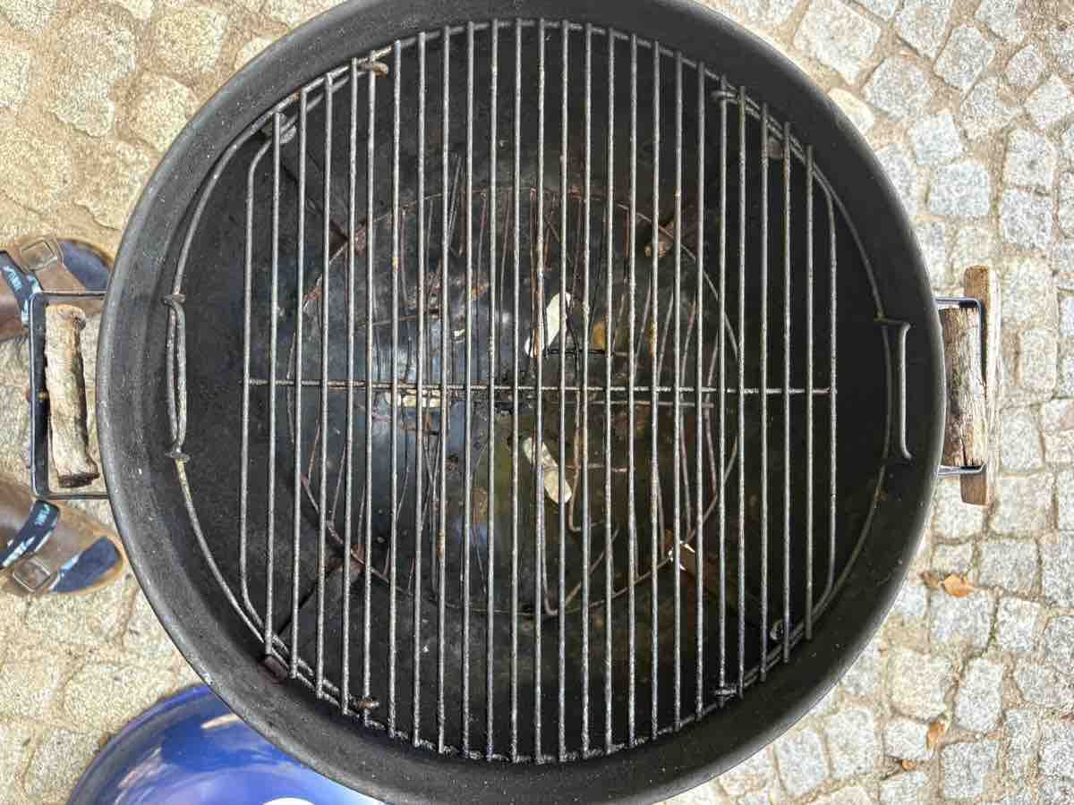Weber Griglie: Weber Holzkohlegrill blau, gebraucht – Usato da Schaffhausen venduto da peith0 2