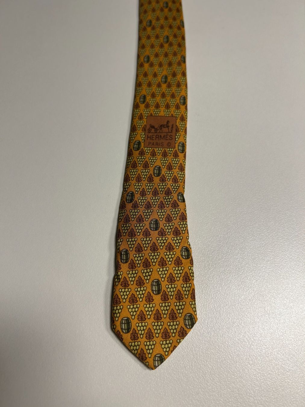 Hermès Cravatte: Hermès Trauben Krawatte – Nuovo (secondo la descrizione) da Bern venduto da kurtikobolt74 4