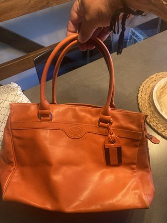 Longchamp : Sac en cuir orange élégant, parfait pour l'été! 
