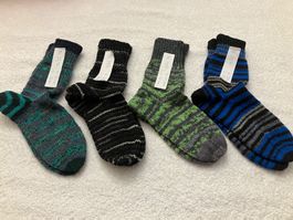 1 Paar neue handgestrickte Kindersocken Nr 29/30 zur Auswahl