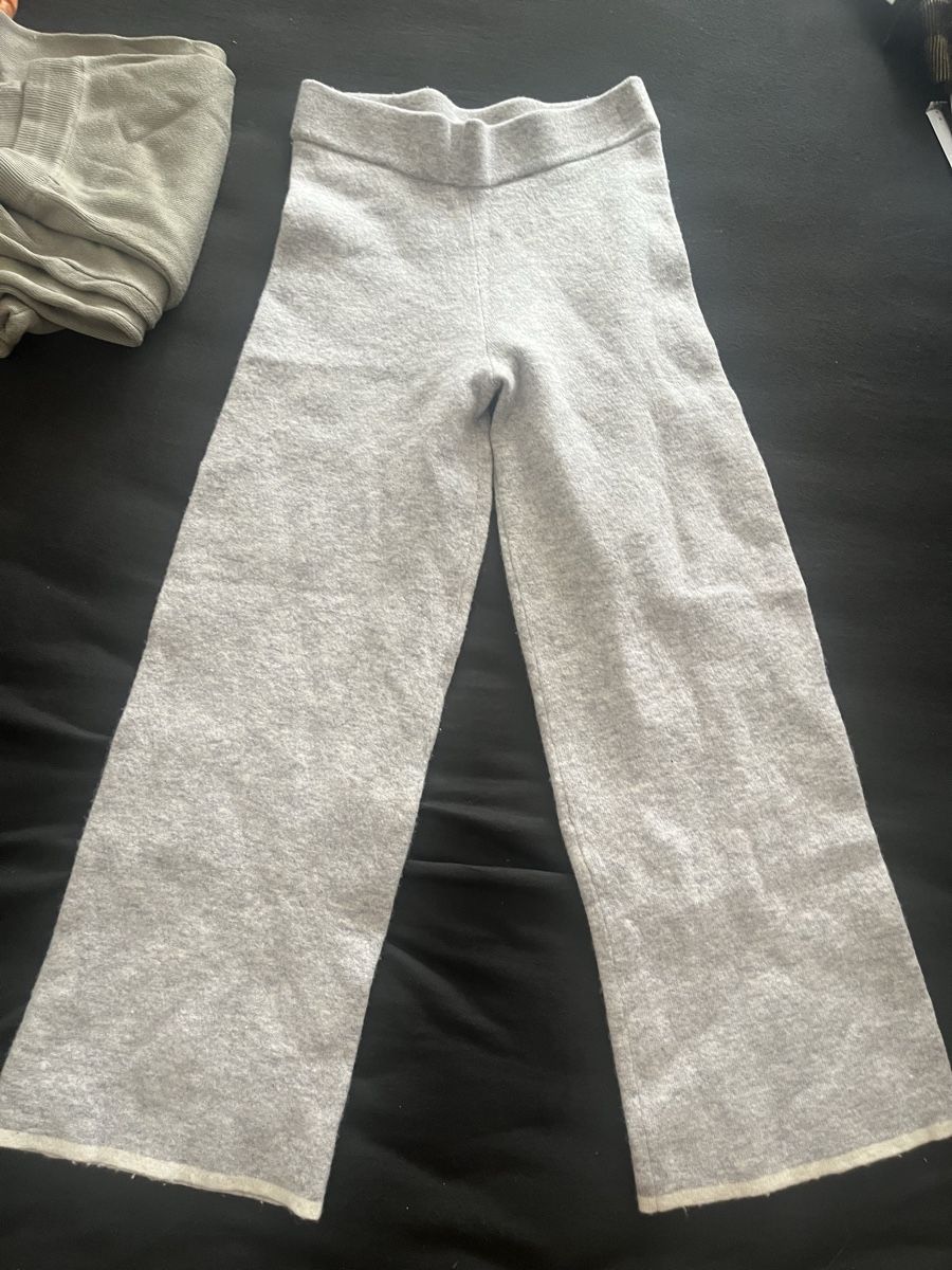 Lotti di vestiti: Kleidungspaket Damen Pullover Hosen – Usato da Olten venduto da sae_82z2 2