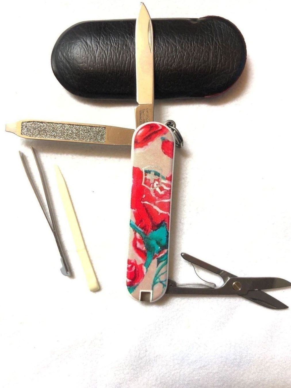 Victorinox Coltelli tascabile: Victorinox Classic Rose – Nuovo (secondo la descrizione) da Dallenwil venduto da jeni152 3