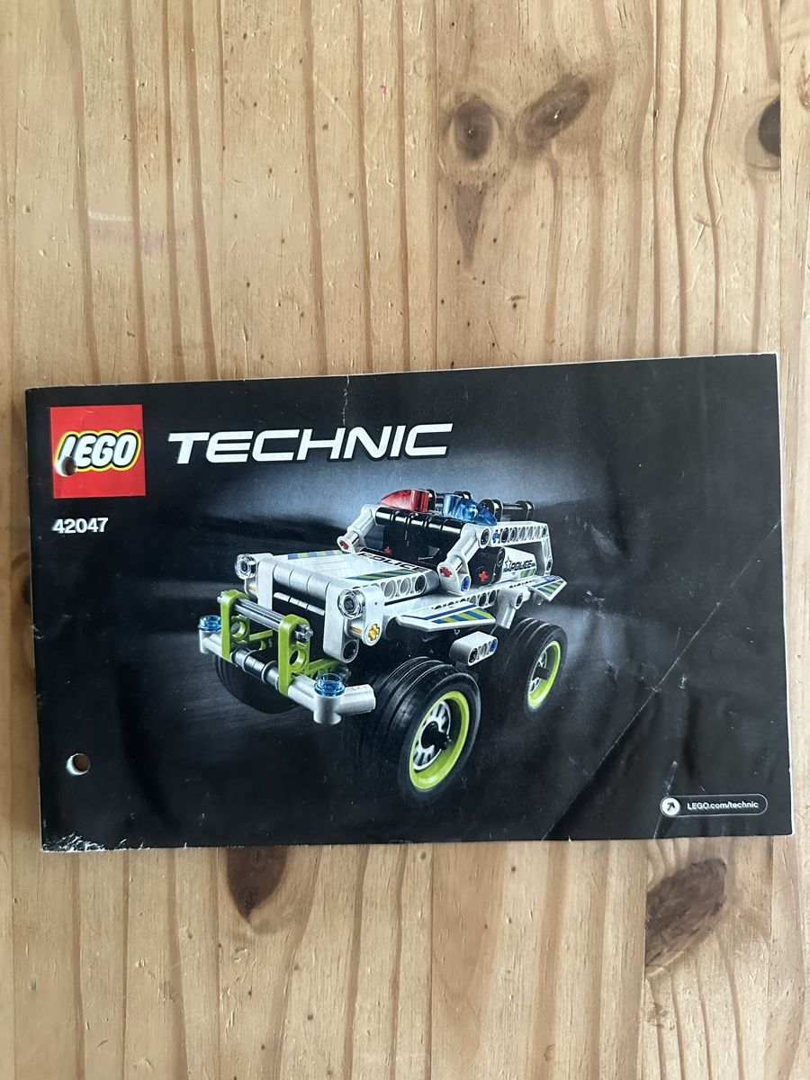 Lego Giocattoli: LEGO Technic Polizeiauto 42047 – Usato da Fahrwangen venduto da lya_n6l6 1
