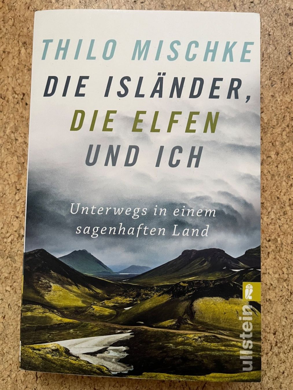 Libri: Buch "Die Isländer, die Elfen und ich", Thilo Mischke – Usato da Grosswangen venduto da Vita500
