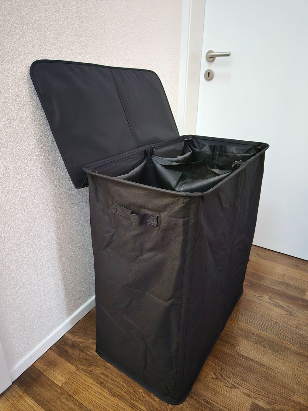 Cesti per biancheria: Black extra large double laundry basket – Usato da Zürich venduto da monadiederich 1