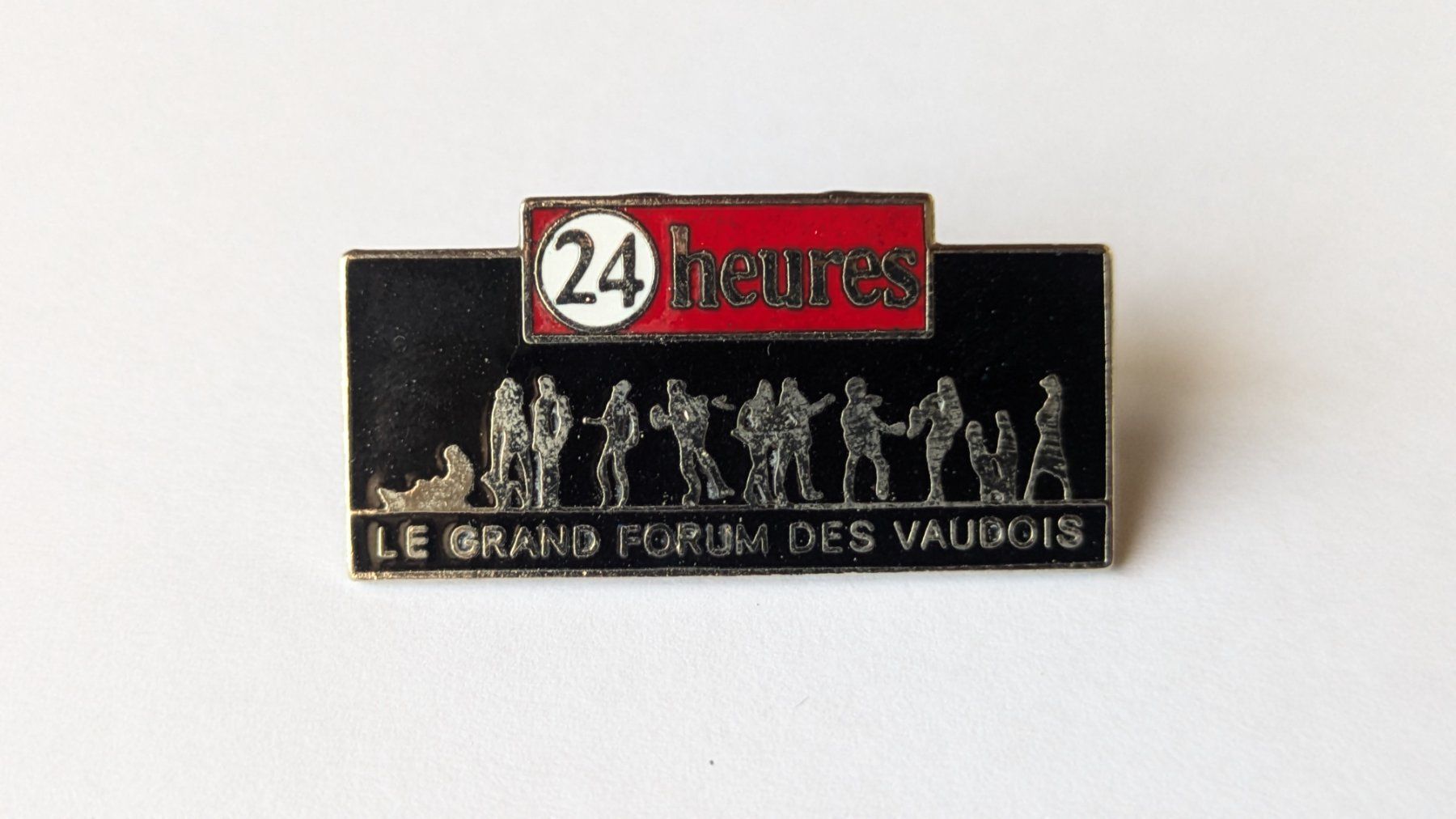 Placchette & Badge: Pin's collection – Usato da Estévenens venduto da Rockingirl 5