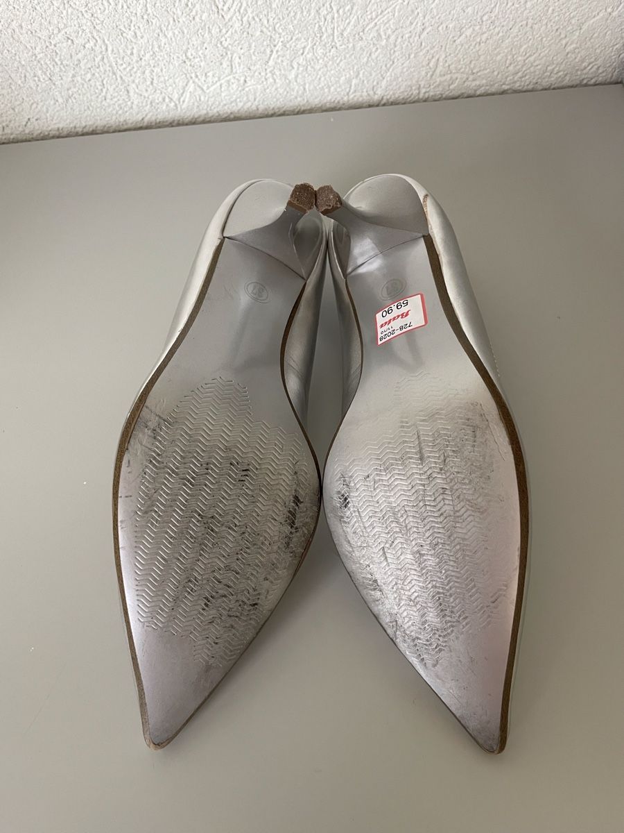 Scarpe da donna: Escarpins argentés Bata T 37. – Usato da Vuadens venduto da Nina11 4