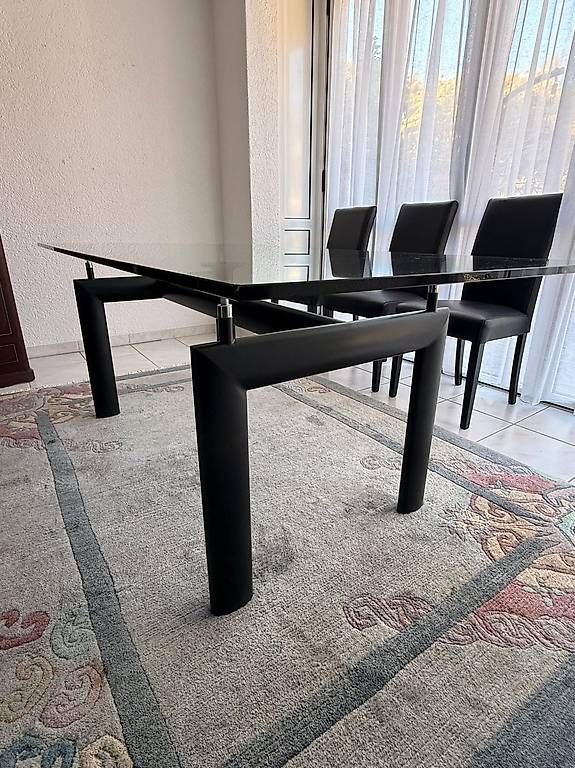 Le Corbusier Tavoli: Le Corbusier LC 6 Glas-Esstisch – Usato da Ittigen venduto da Velostern007 1