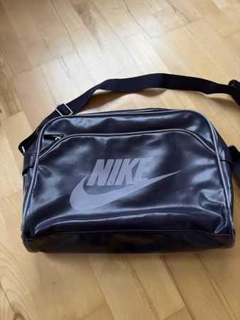 Retro Umhängetasche von NIKE