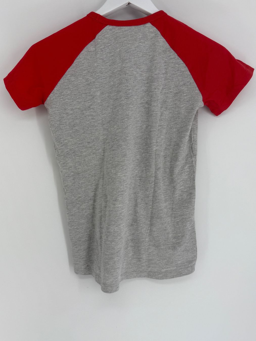 Next Camicie, T-shirt & Polo: Shirt Grau/Rot Gr. 146 von next – Usato da Auenstein venduto da moin. 1