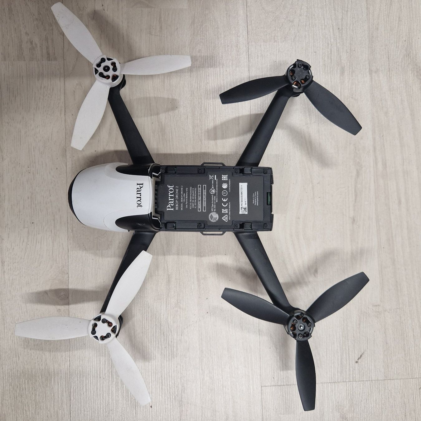 Parrot Modellismo RC: Drones Parrot pour pièces – Usato da La Tour-de-Peilz venduto da retrobitcollector 1