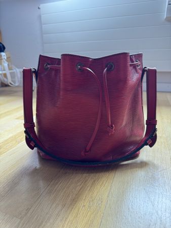 Louis Vuitton Epi Noe rot