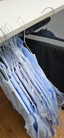 Kleiderpaket Heine Stoffhose schwarz Gr. 52 mit 11 Hemden in