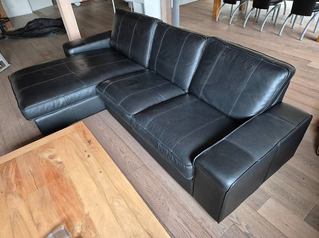 Ikea Divani: Kivik Sofa mit Récamiere - schwarzes Leder – Usato da Balsthal venduto da YBo98 2