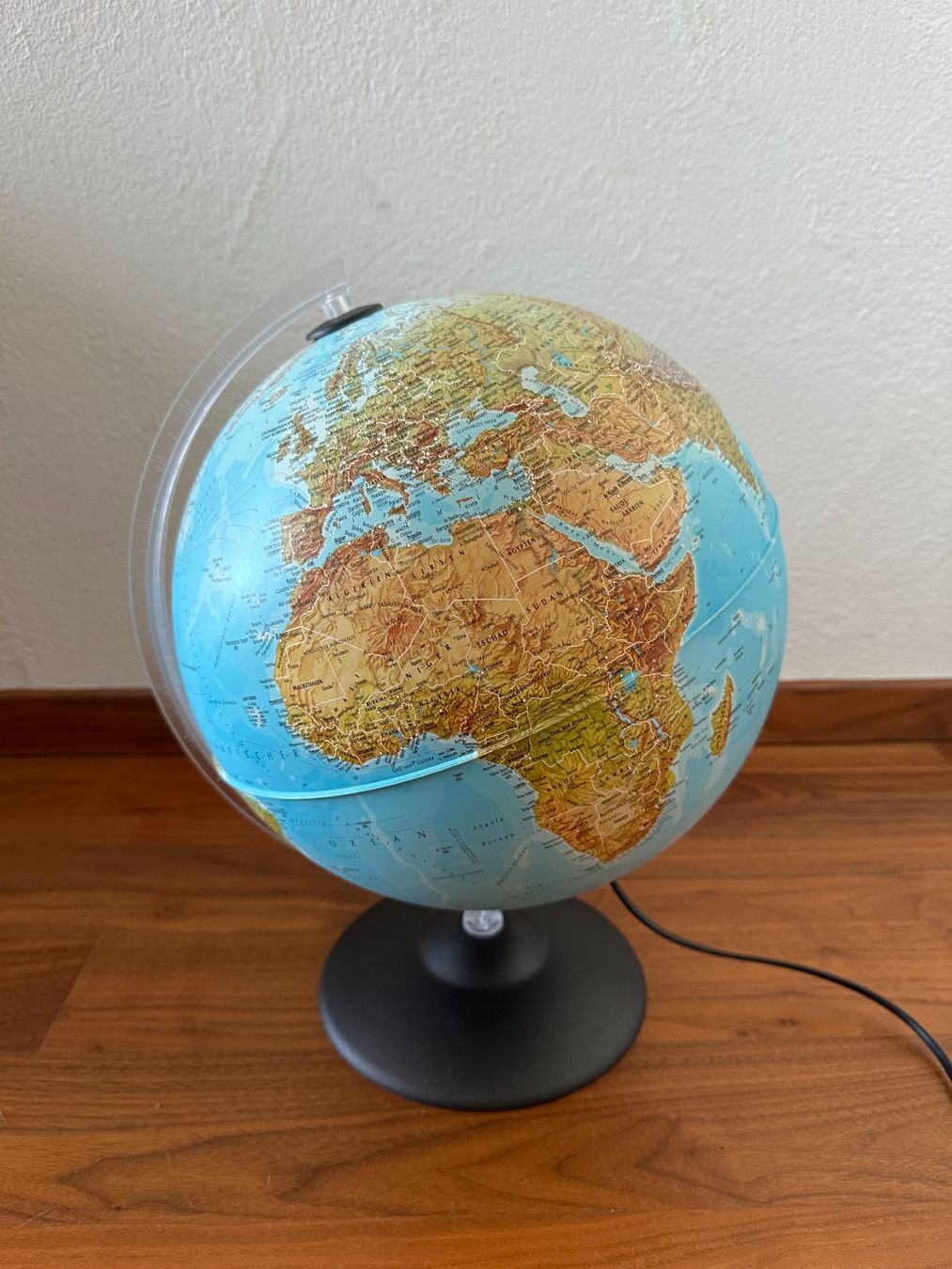 Autres décorations & accessoires: Beleuchteter Globus (Kunststoff) – D'occasion à Oetwil am See par Tim_Roe 1