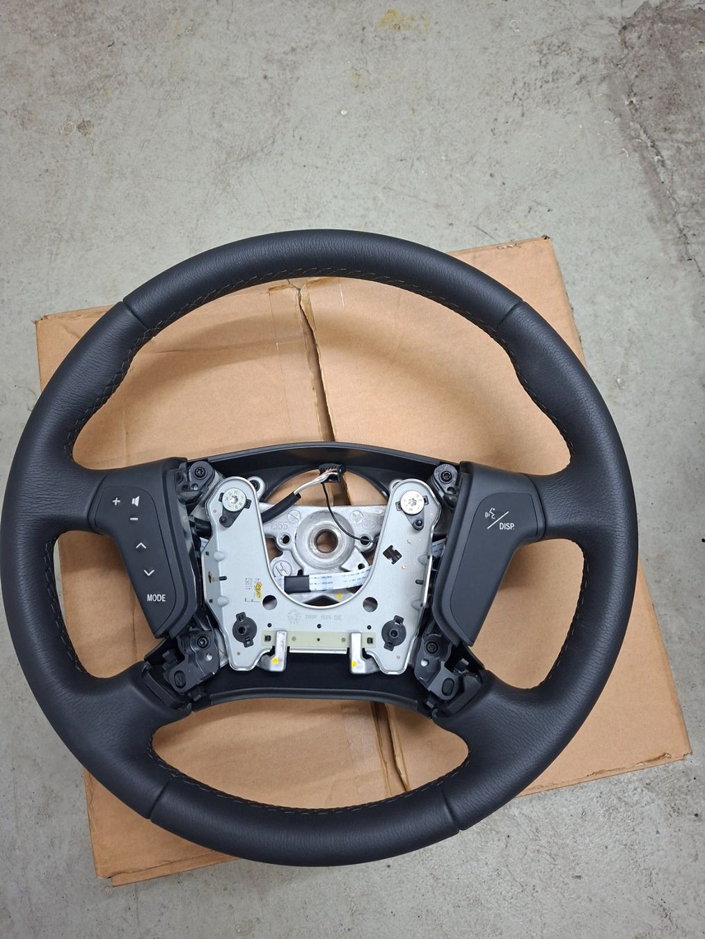 Toyota Tutti pezzi di ricambio auto: Lenkrad Avensis 04 Neu – Nuovo e nell'imballaggio originale da niederbüren venduto da ivanschei 1