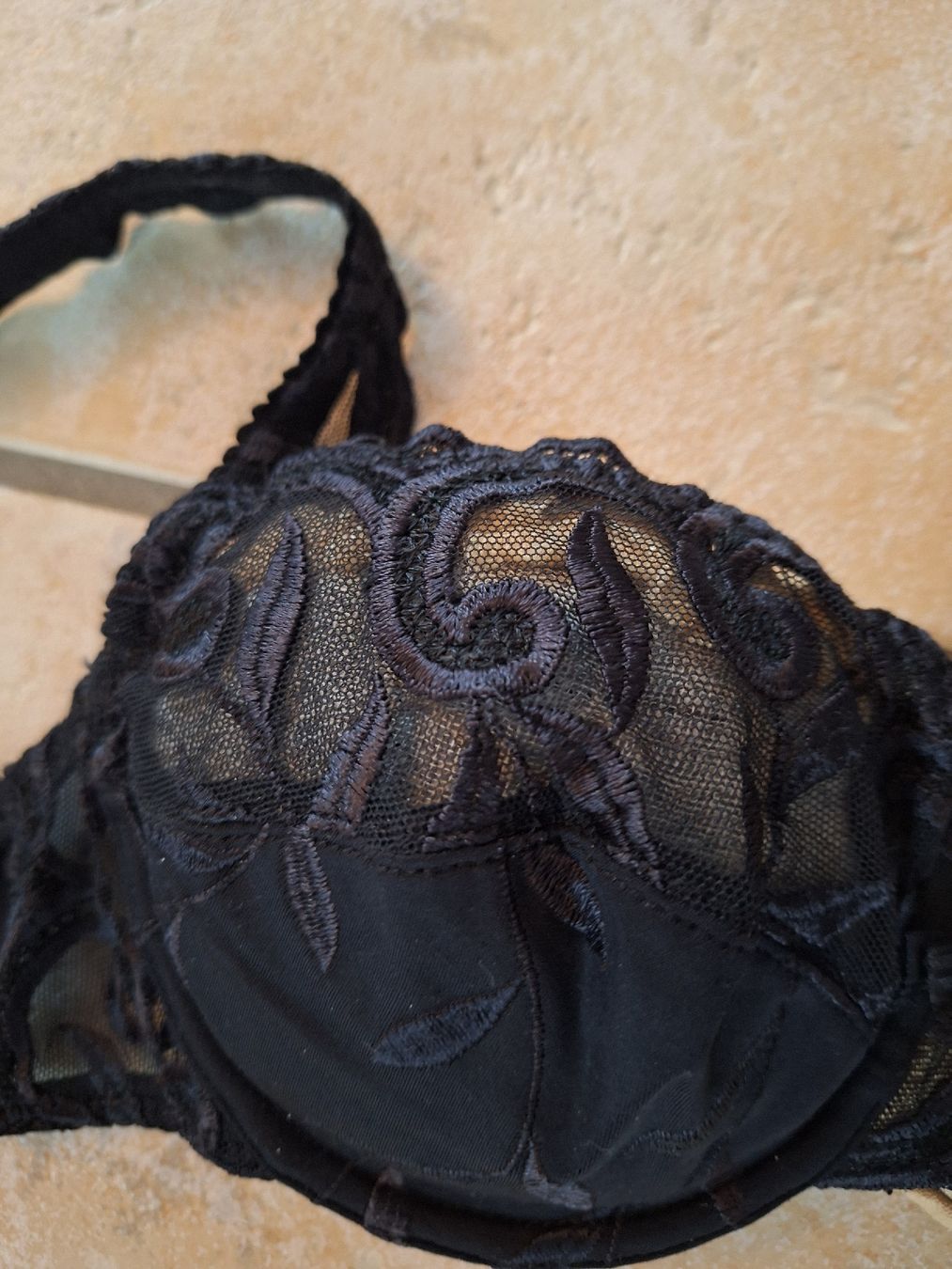 Altra biancheria intima: 2 elegante BH's  – Usato da Rheinfelden venduto da Cleopatra2000 1