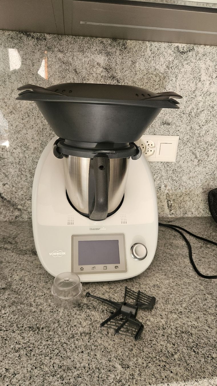 Thermomix Elettrodomestici da cucina: termomix tm5 vorwerk – Usato da Castel San Pietro venduto da pie_k8j6