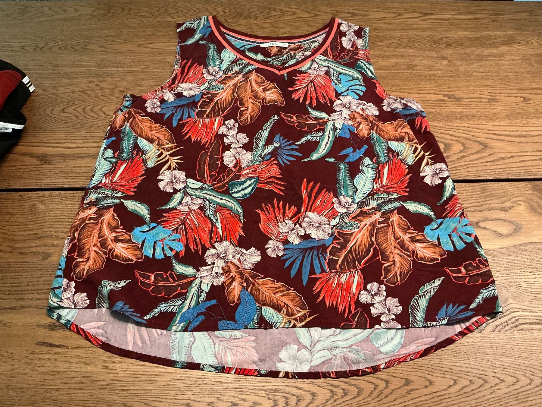 Cecil Top: Damen Tanktop Blumenmuster Grösse XL Cecil – Usato da Würenlos venduto da sweety5436 1