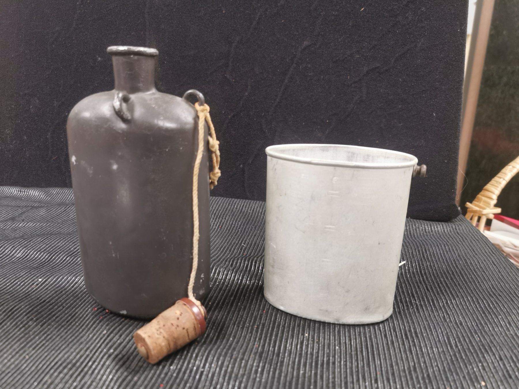 Borracce & Thermos: ANCIENNE GOURDE PROBABLEMENT MILITAIRE ? – Usato da Genève venduto da Leboucheoreilles 3