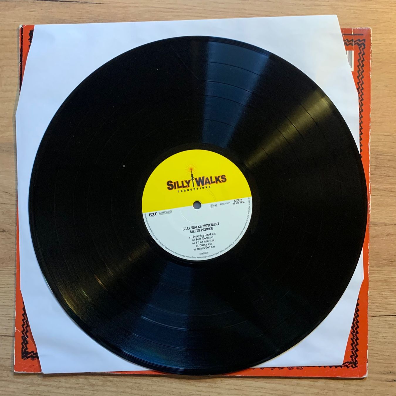 Vinyles: PATRICE - SILLY WALKS MOVEMENT MEETS...OG GER 2003...VG+/VG – D'occasion à Gals par Diskopatshop 2