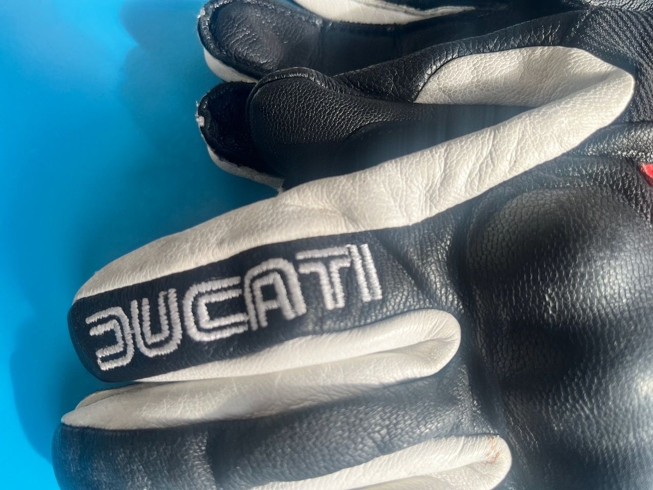 Ducati Altri accessori da uomo: Motorradhandschuh Ducati, Leder Gr. 9 – Usato da Turbenthal venduto da Gassenzauber 3