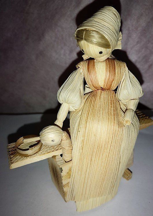 Statuette: Maisblatt Frau beim Gansfüttern – Nuovo (secondo la descrizione) da Lutzenberg venduto da Pinschi01