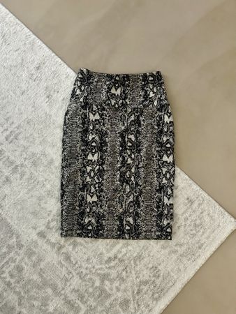Reversible pencil skirt