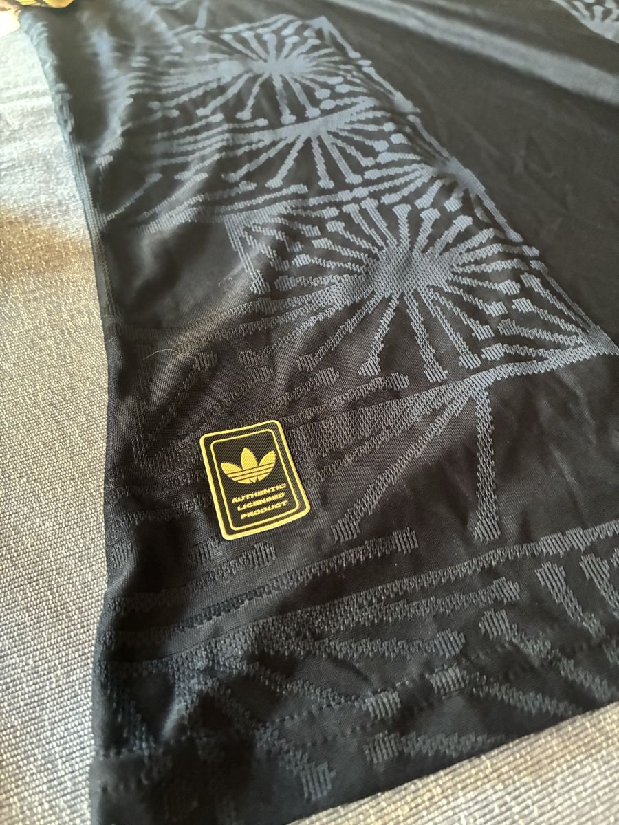 Adidas Maillots de corps & Pantalons: Mexico de Oro Tikot Xl slim fit mit patch – Neuf (Voir description) à Giubiasco par eti_55yn 5