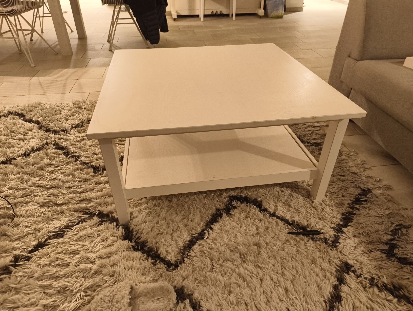 Tische: Ikea Wohnzimmertisch weiss, mit Ablage – Gebraucht aus Würenlingen von Saphiiira 1