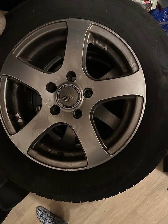 Pneus & Kompletträder: 2 Roues hivers 195/65R15 – Gebraucht aus Vuarrens von Onmy12