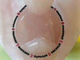 EDLES SCHWARZES TURMALINARMBAND MIT RUBIN