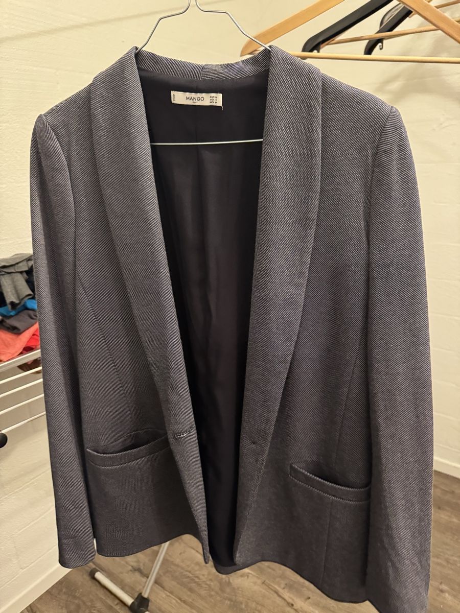 Mango Jacken: Mango Suit Blazer blau – Gebraucht aus Pfeffingen von Twoa