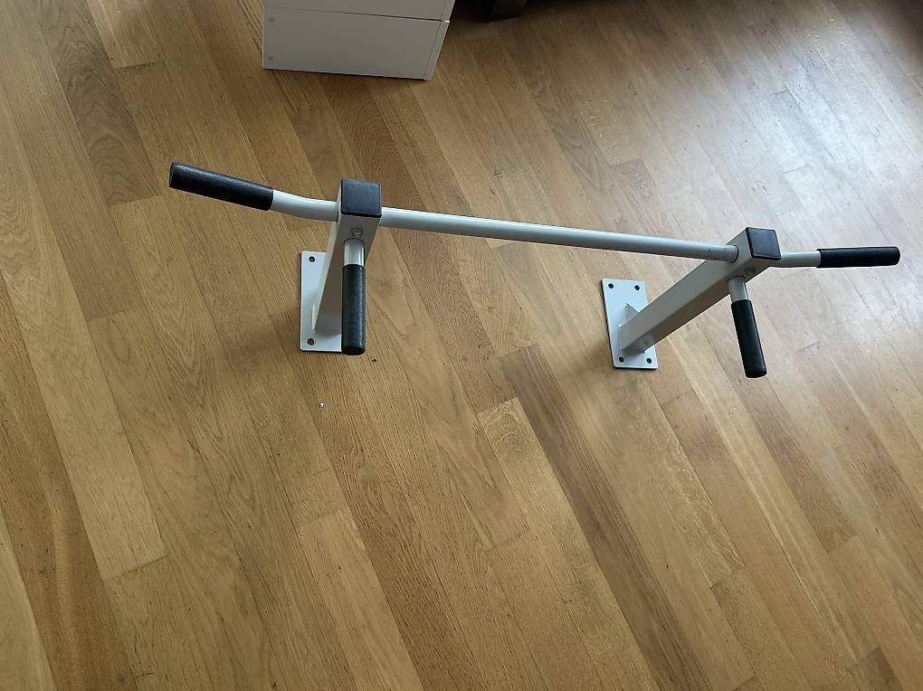 Vélos d'appartement: Klimmzug Stange – D'occasion à Arth par Corina8962