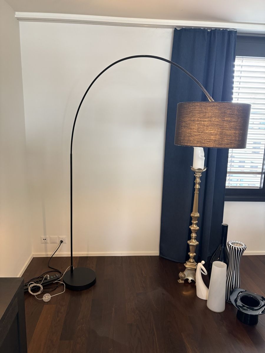Lampade: Bogenleuchte in schwarz – Usato da Zürich venduto da seb_8rsb 2